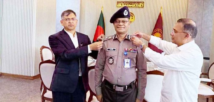 Prime Minister presents rank badge to new IGP